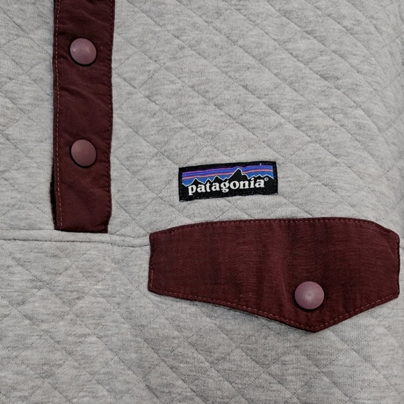 Patagonia Organic Cotton Light Gray & Maroon Quilted 1/4 Button Up Sweatshirt - Picture 3 of 7